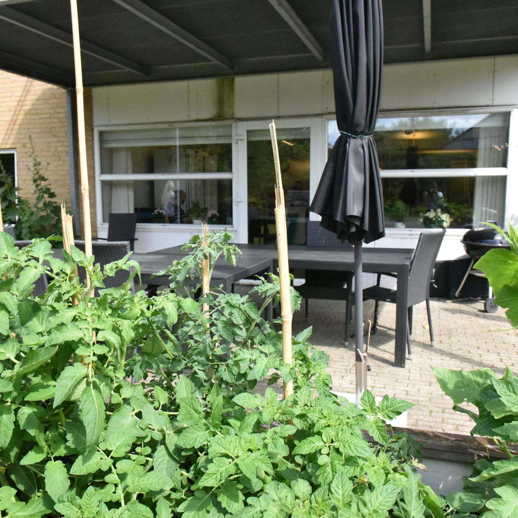 Siddepladser på en overdækket terrasse